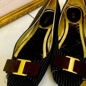 Brown striped golden hardware with front bow sandals flats 10